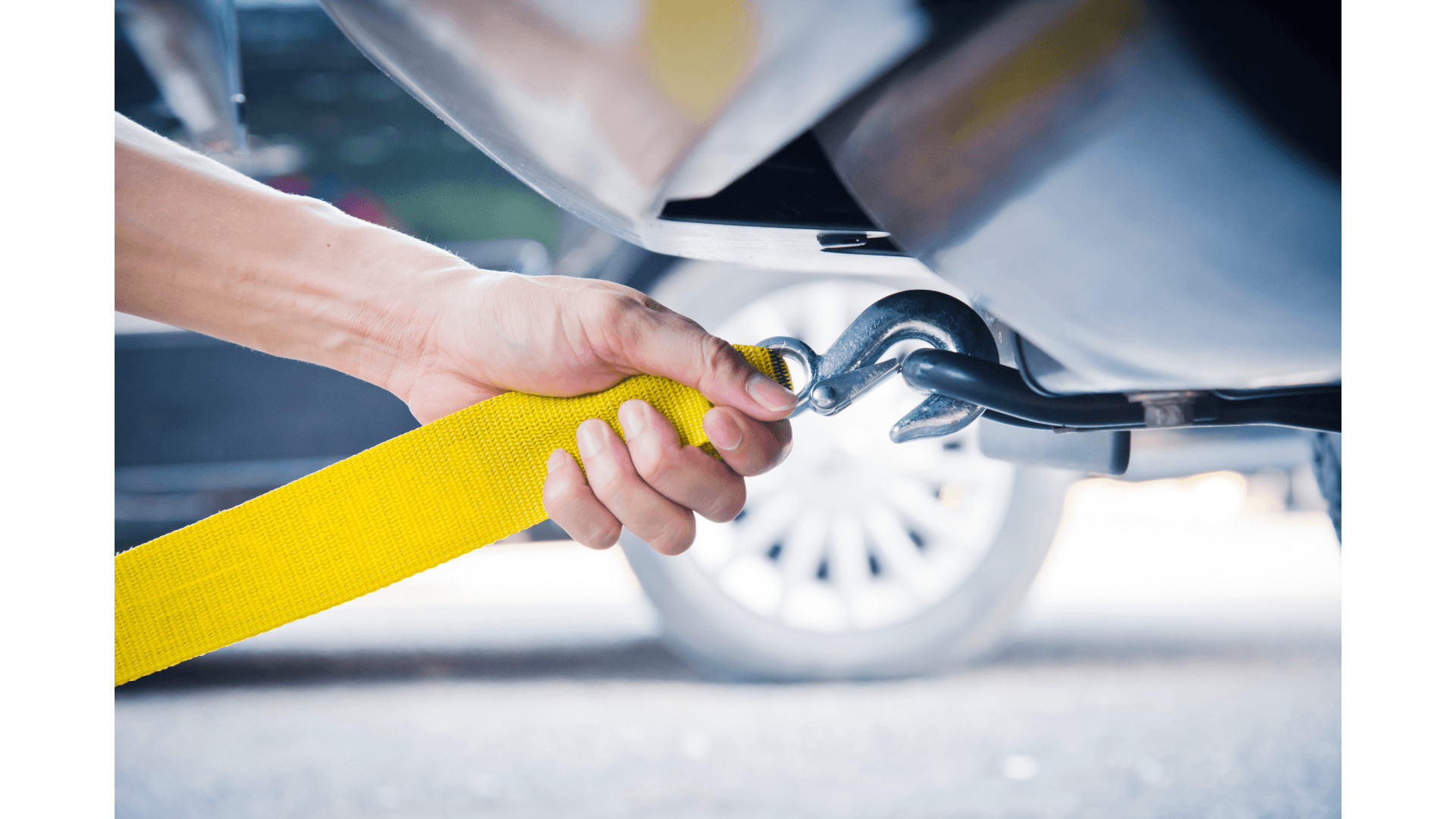 Vrste vučnih vozila za pomoć na cesti i transport automobila i strojeva